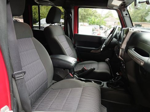 Used 2012 Jeep Wrangler Unlimited Sport image 16