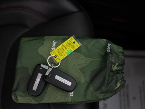 Used 2022 Jeep Cherokee Trailhawk w/ Sun, Sound & Nav Group image 46