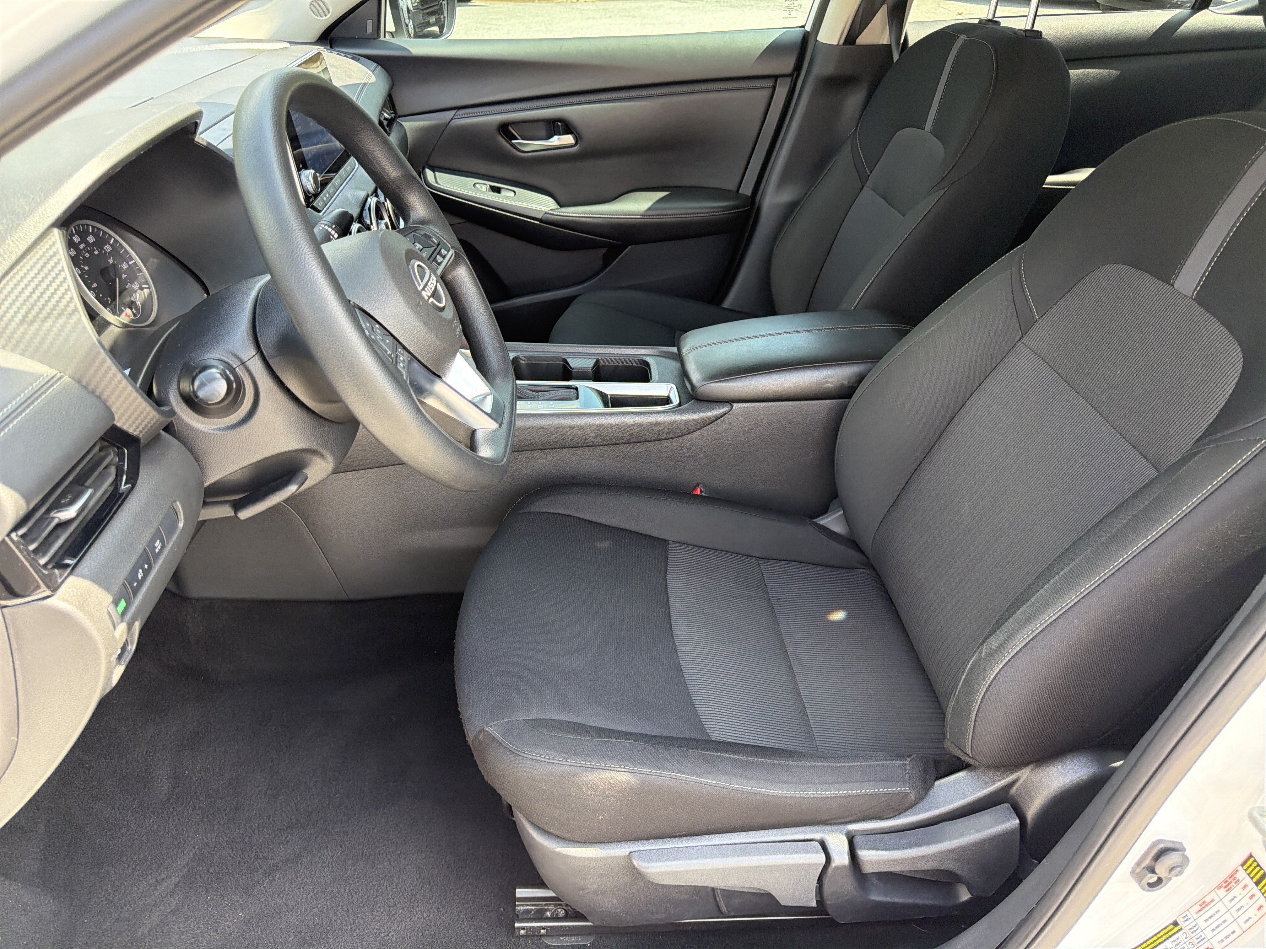 Used 2025 Nissan Sentra SV FWD image 11