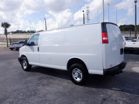 Used 2021 Chevrolet Express 2500 image 3