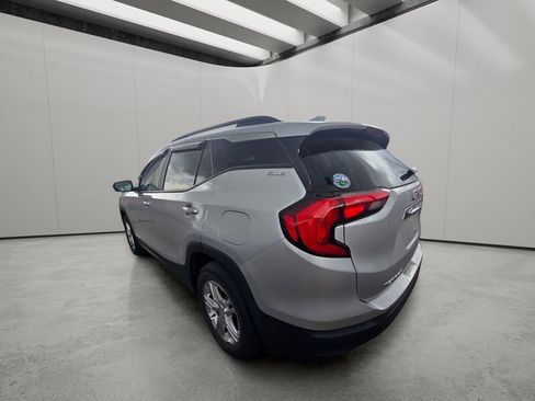 Used 2021 GMC Terrain SLE w/ Driver Convenience Package FWD image 3