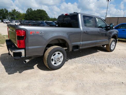 New 2026 Ford F250 XLT w/ XLT Premium Package AWD/4WD image 6