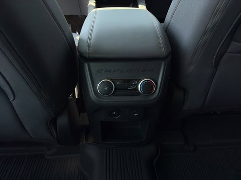 Used 2025 Ford Explorer Active image 19