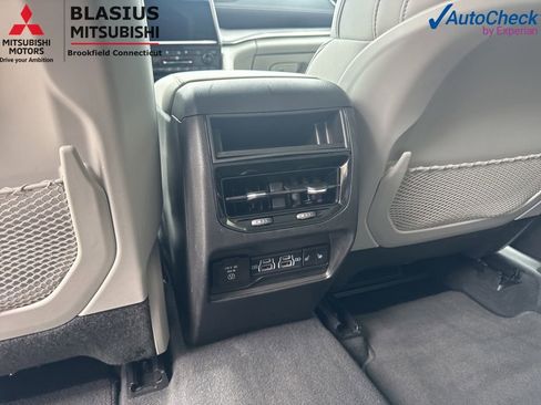 Used 2023 Jeep Grand Cherokee Overland AWD/4WD image 35