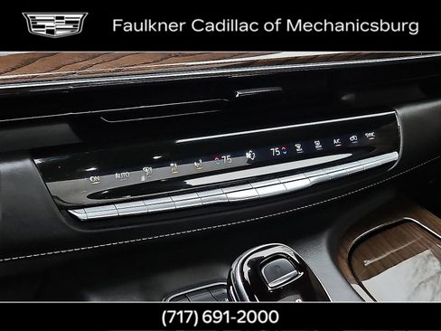 Used 2024 Cadillac Escalade Sport Platinum w/ LPO, ONYX Package image 17