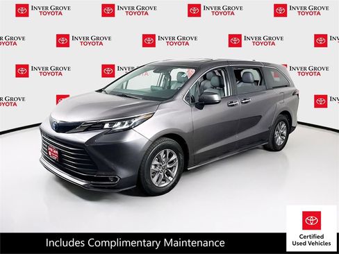 Certified 2022 Toyota Sienna XLE FWD image 1
