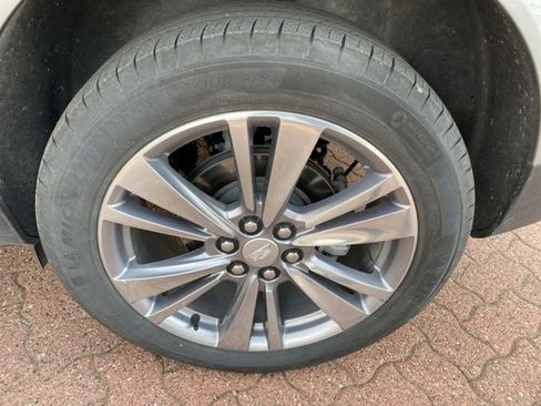 Used 2025 Cadillac XT5 Premium Luxury image 13