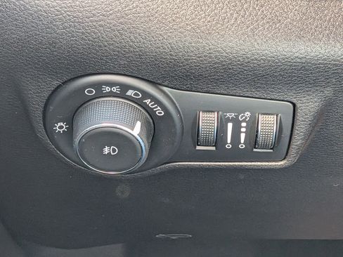 Used 2024 Jeep Compass Limited image 17