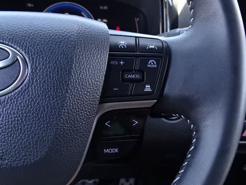 Used 2025 Toyota Camry SE w/ Convenience Package FWD image 36