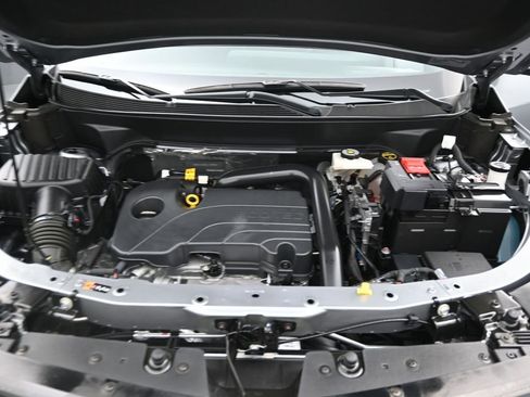 Used 2025 Chevrolet Equinox LT w/ Safety and Technology Package FWD image 12