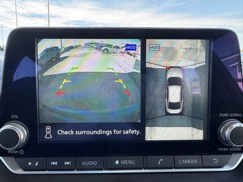 Used 2024 Nissan Sentra SR w/ SR Premium Package image 10