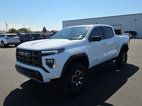 Used 2024 GMC Canyon AT4X AWD/4WD image 3