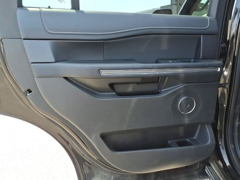 Used 2024 Ford Expedition XLT AWD/4WD image 17