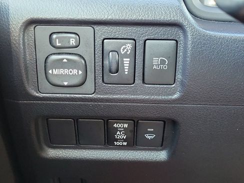 Used 2022 Toyota 4Runner SR5 AWD/4WD image 33