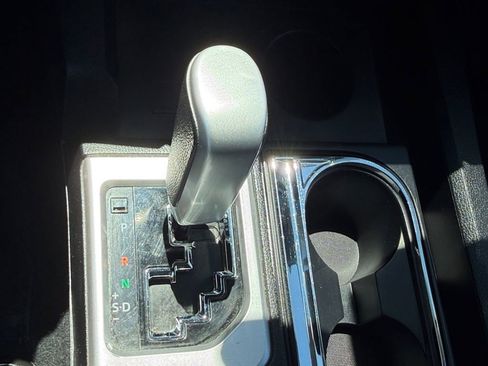 Used 2021 Toyota Tundra SR5 AWD/4WD image 17