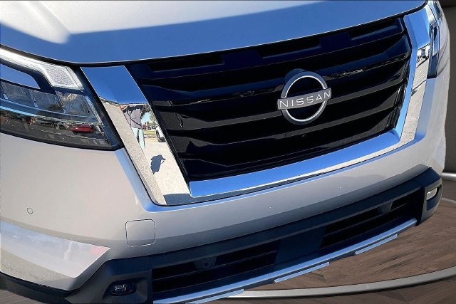 Used 2024 Nissan Pathfinder SL FWD image 27