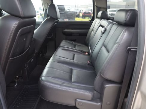 Used 2009 Chevrolet Silverado 3500 LT w/ Exterior Plus Package AWD/4WD image 17