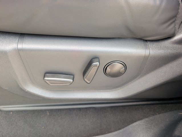 Used 2024 Ford Expedition XLT RWD image 16