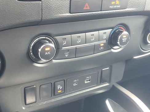Used 2022 Nissan Frontier SV w/ Technology Package AWD/4WD image 27