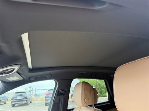 Used 2021 Porsche Macan image 15