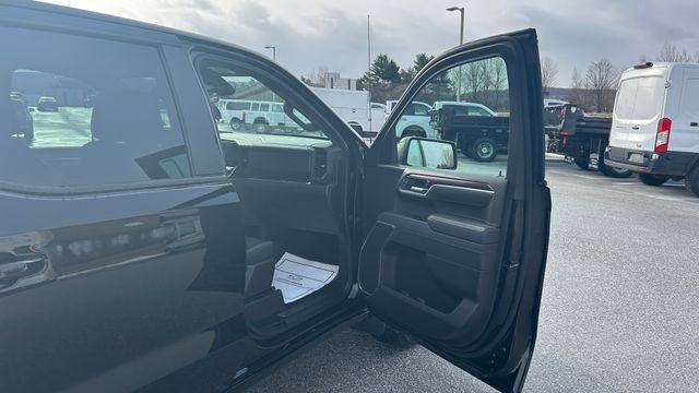 Certified 2026 Chevrolet Silverado 1500 RST AWD/4WD image 40