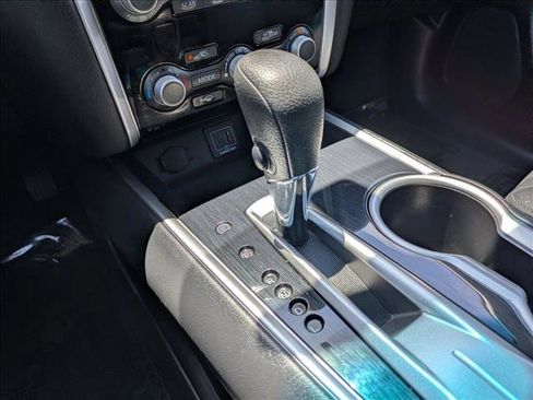 Used 2019 Nissan Pathfinder S FWD image 12
