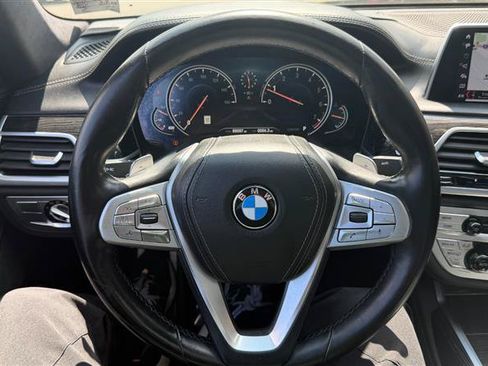 Used 2018 BMW 750i RWD image 35