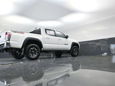 Used 2022 Toyota Tacoma TRD Off-Road image 19