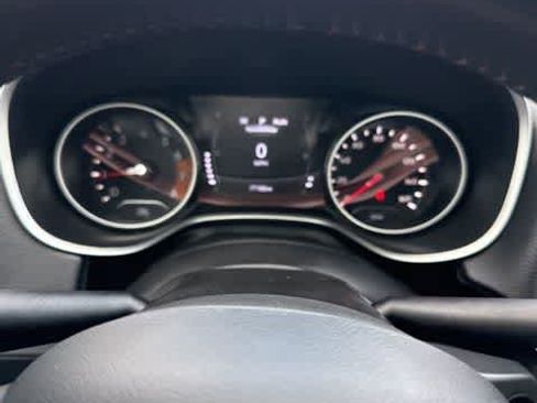 Used 2018 Jeep Compass Latitude w/ Cold Weather Group AWD/4WD image 14