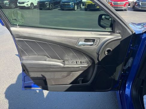 Used 2022 Dodge Charger R/T w/ Plus Group RWD image 17