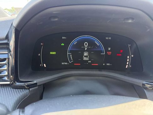 Used 2025 Toyota Camry SE w/ Convenience Package FWD image 20