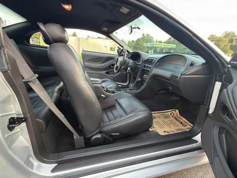 Used 2004 Ford Mustang GT Premium RWD image 41