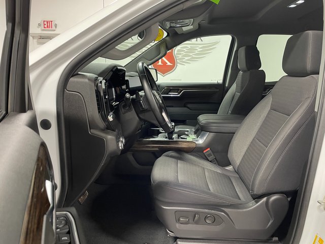Used 2023 GMC Sierra 1500 Elevation w/ LPO, Elevation Black Package AWD/4WD image 11
