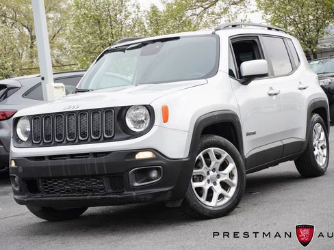 Used 2018 Jeep Renegade Latitude w/ Popular Equipment Group image 6