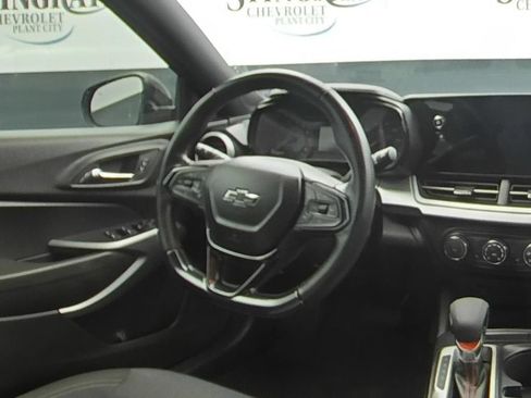Used 2024 Chevrolet Trax RS w/ Driver Confidence Package FWD image 16