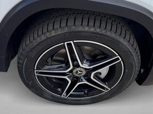 Used 2023 Mercedes-Benz GLB 250 4MATIC image 9