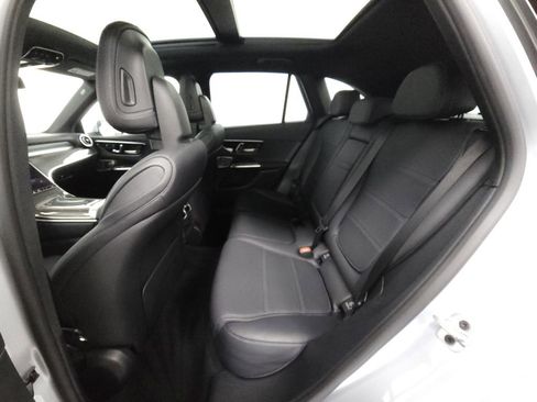 Used 2024 Mercedes-Benz GLC 300 4MATIC w/ Driver Assistance Package image 29