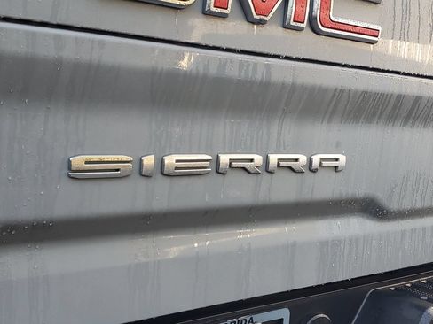 Used 2024 GMC Sierra 2500 AT4 w/ AT4 Premium Plus Package AWD/4WD image 7