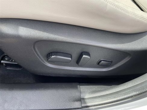 Used 2019 Nissan Rogue Sport SL w/ Premium Package image 13