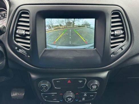 Used 2021 Jeep Compass Latitude image 35