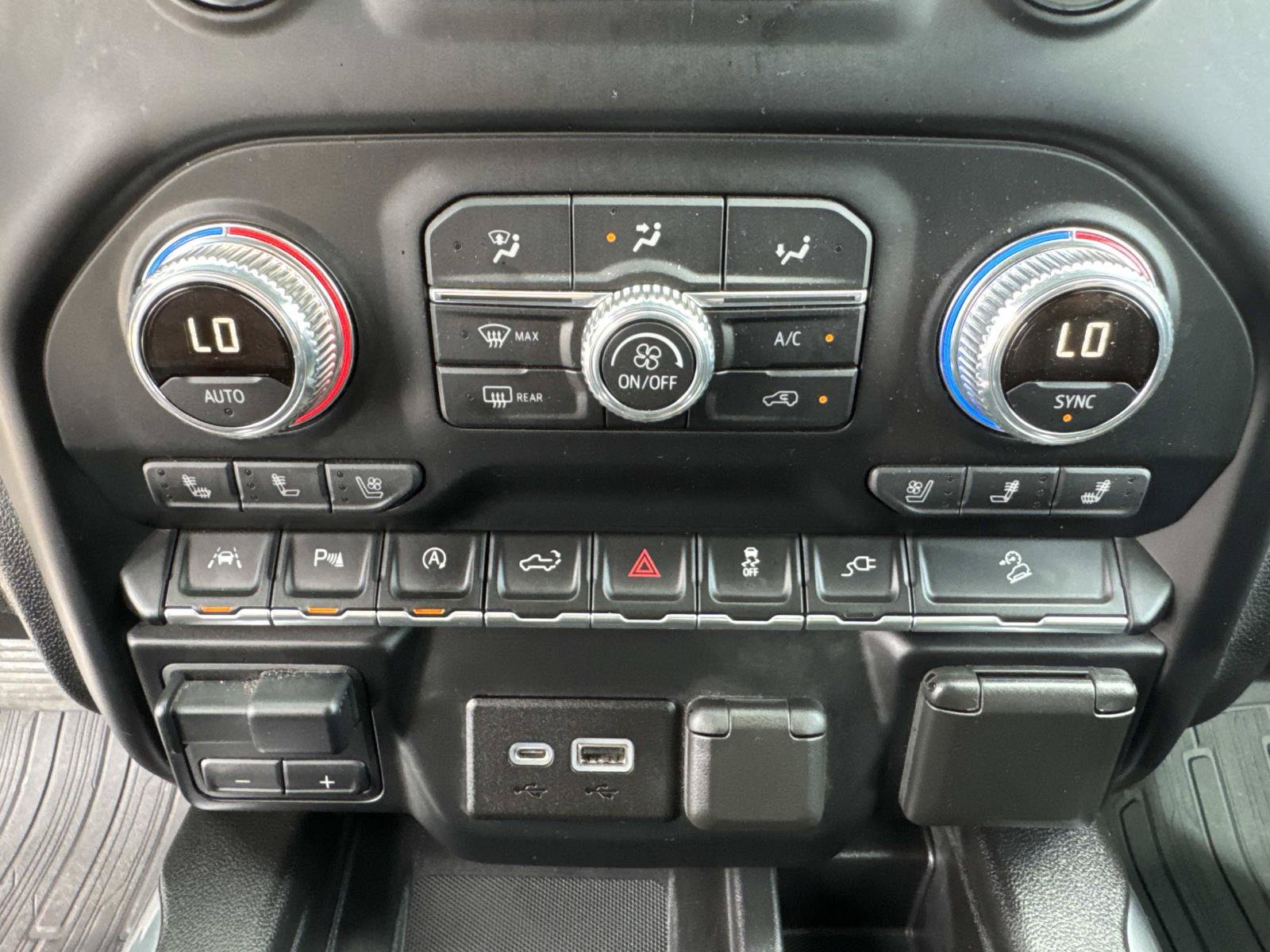 Used 2019 GMC Sierra 1500 SLT w/ SLT Premium Plus Package AWD/4WD image 33