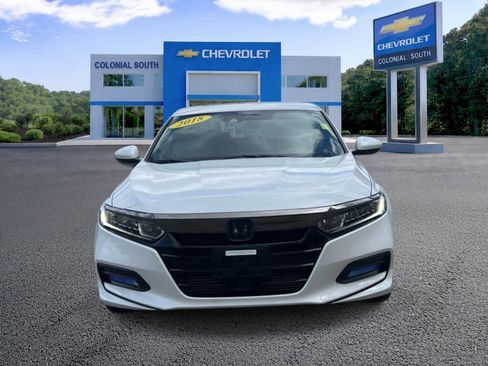 Used 2018 Honda Accord Sport image 9