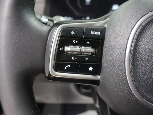 Used 2025 Kia Carnival SX Prestige FWD image 36