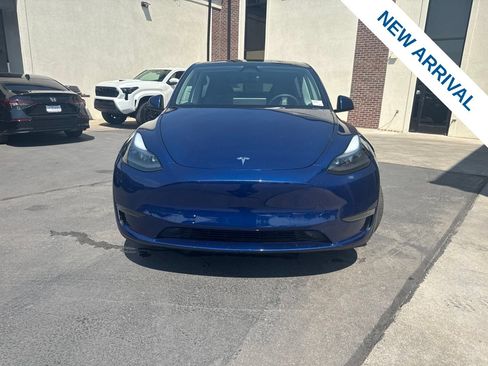 Used 2024 Tesla Model Y Long Range AWD/4WD image 2