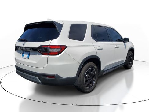 Used 2025 Honda Pilot EX-L image 7