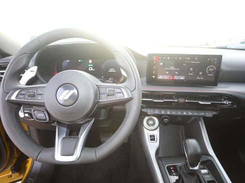 Used 2024 Dodge Hornet R/T w/ R/T Blacktop Package image 12