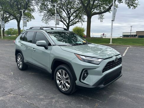 Used 2023 Toyota RAV4 XLE Premium AWD/4WD image 3