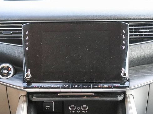 Used 2024 Jeep Wagoneer Series II AWD/4WD image 16