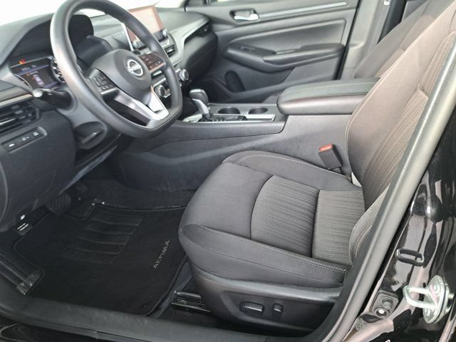 Used 2025 Nissan Altima 2.5 SV FWD image 22