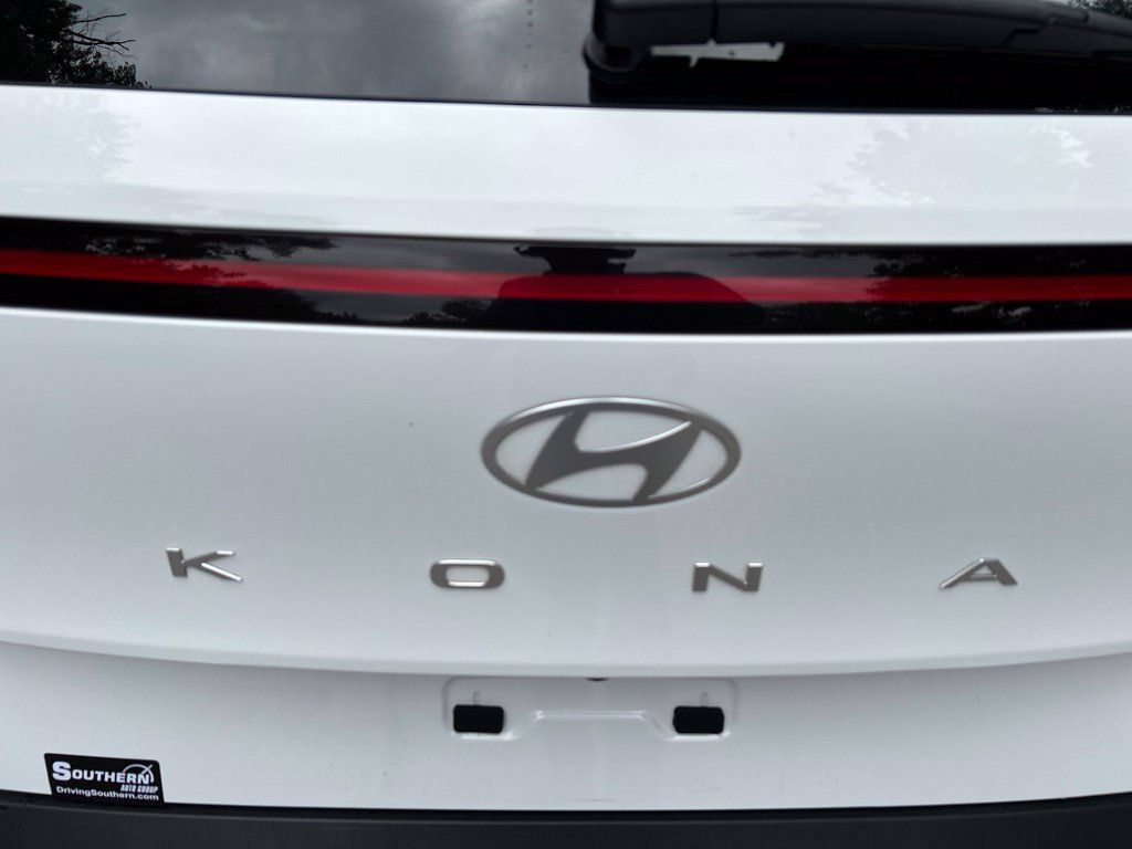 Used 2025 Hyundai Kona SEL FWD image 10